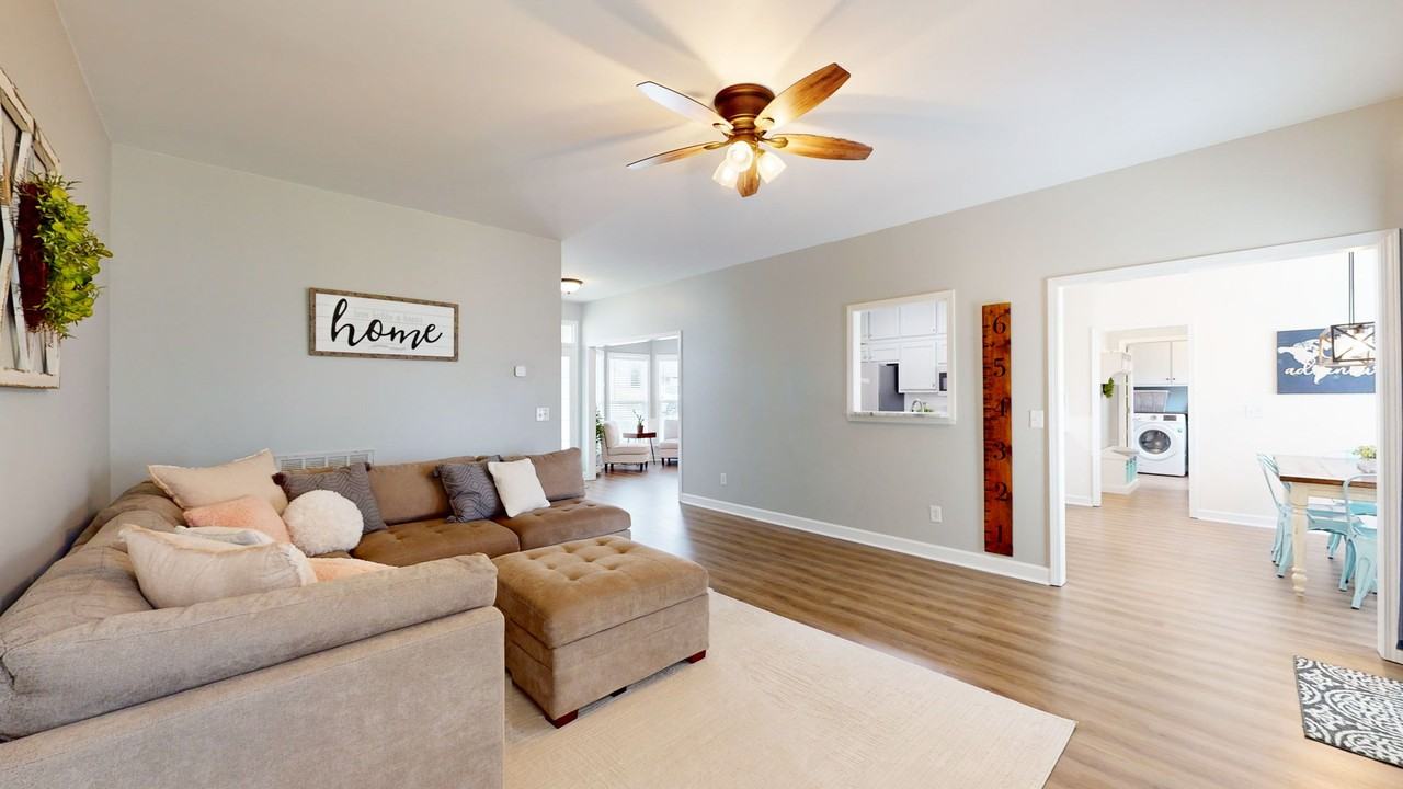 2259 Dewey Dr #1 - Photo 5 of 50