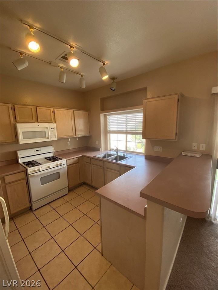 6804 Indian Chief Dr #202 - Photo 4 of 18