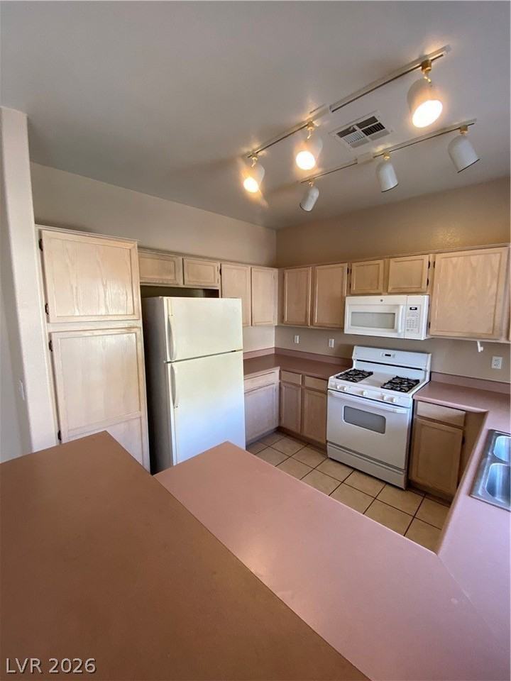 6804 Indian Chief Dr #202 - Photo 5 of 18