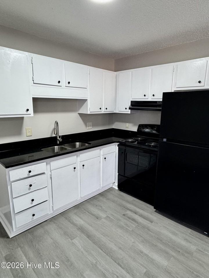 3209 Summer Pl #5 - Photo 3 of 12