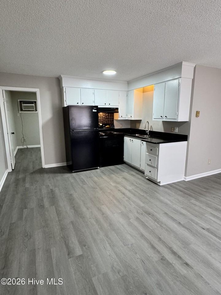 705 Peed Dr #15 - Photo 4 of 12