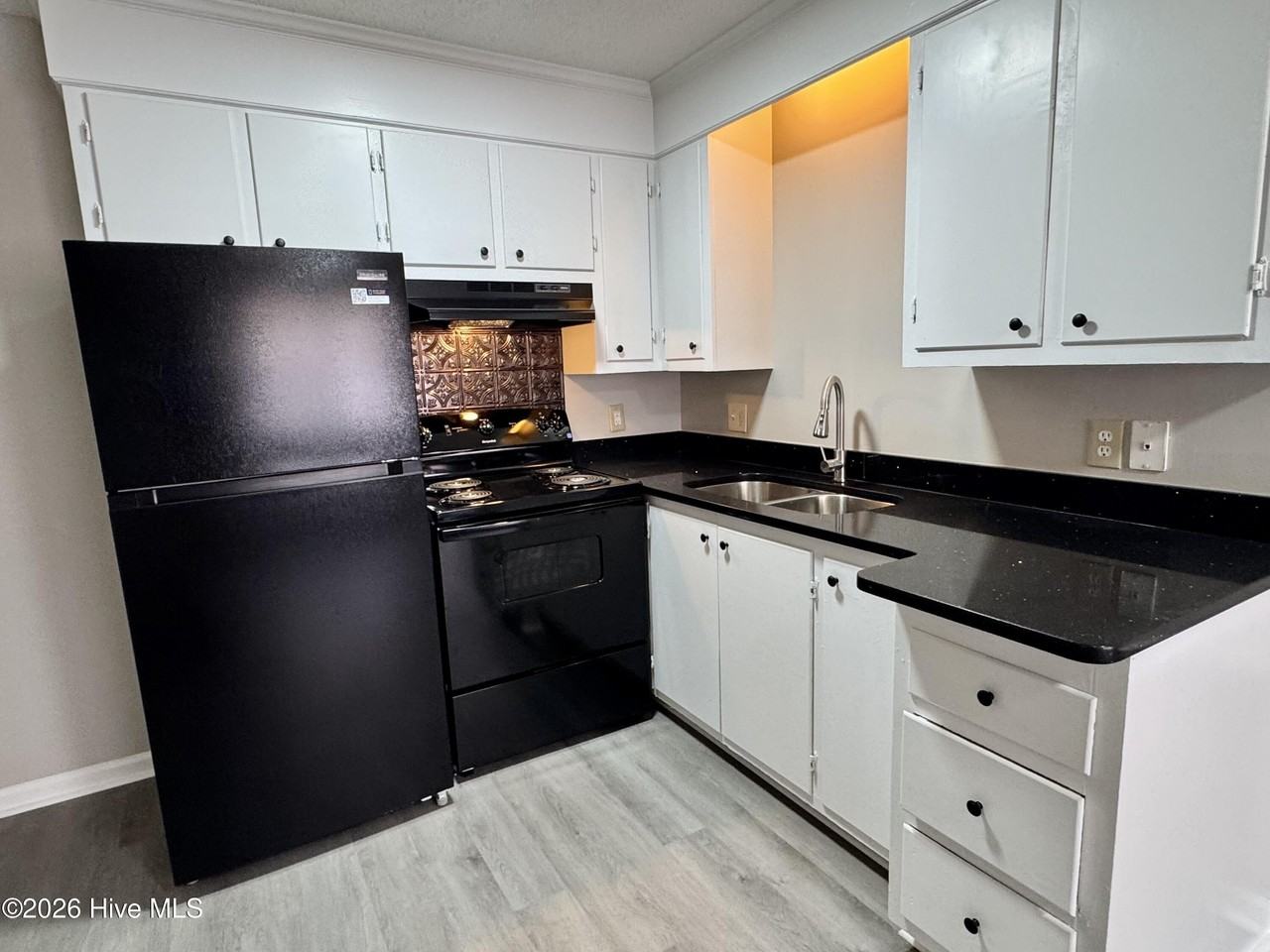 705 Peed Dr #15 - Photo 5 of 12