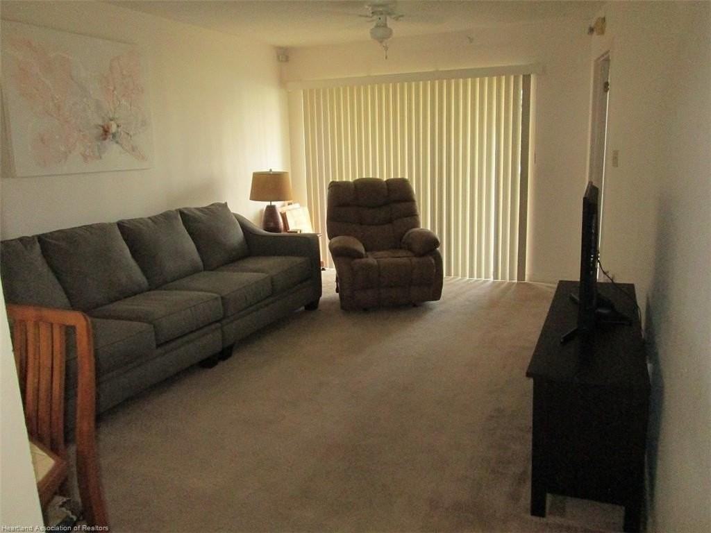 201 Stephen Dr - Photo 4 of 14