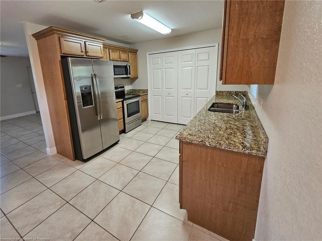 501 Briar Glen Rd - Photo 4 of 20