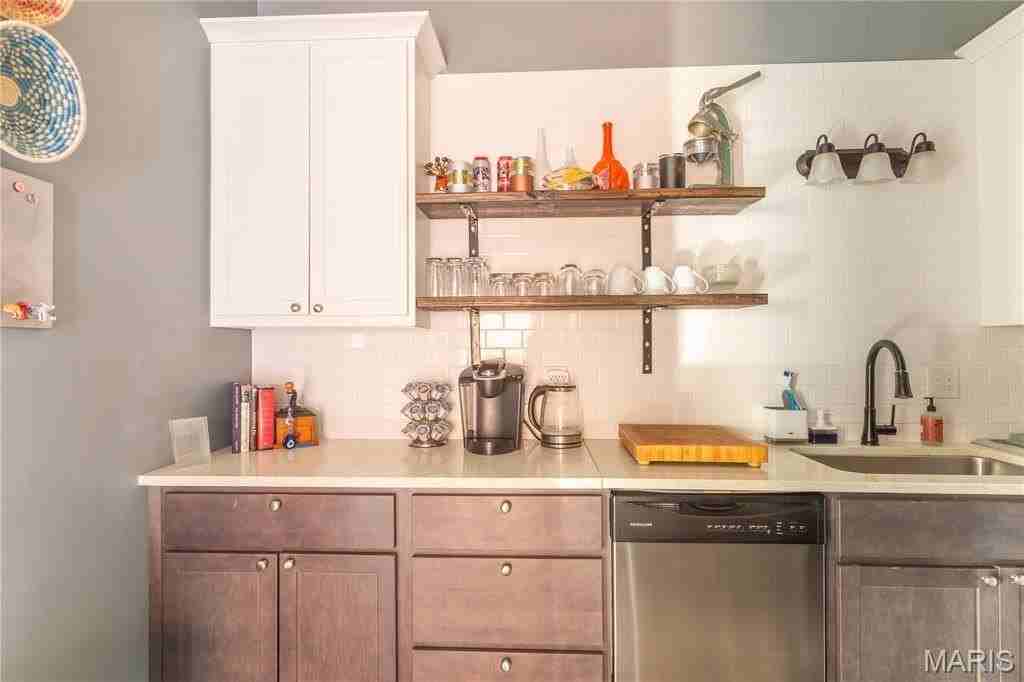 906 Hickory St - Photo 6 of 20