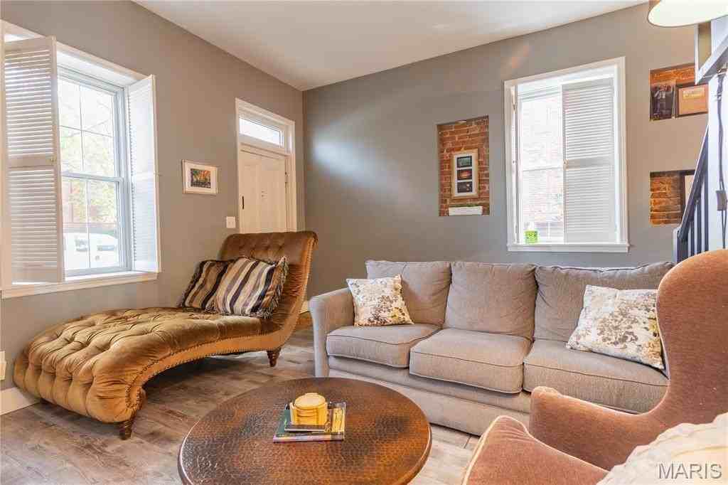908 Hickory St - Photo 3 of 21