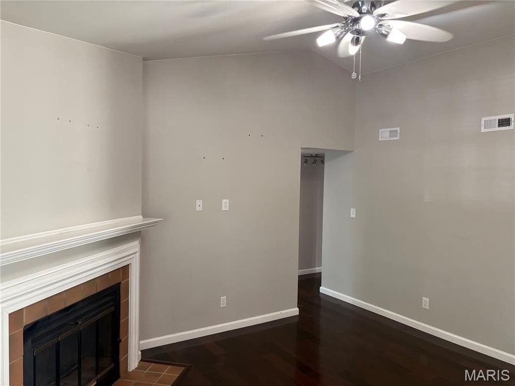1457 Bobolink Pl - Photo 5 of 24