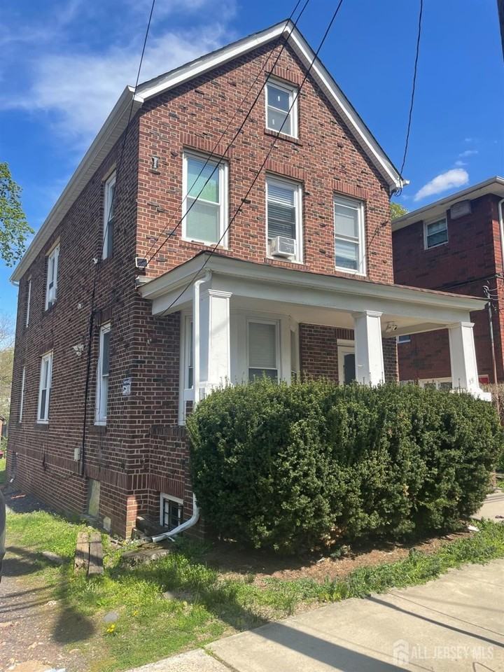 59 Handy St - Photo 2 of 5