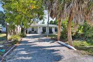 featured image of 650 Edwards St