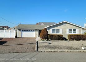 featured image of 805 Forepeak Dr