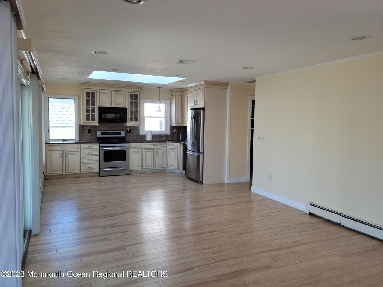 805 Forepeak Dr - Photo 7 of 18