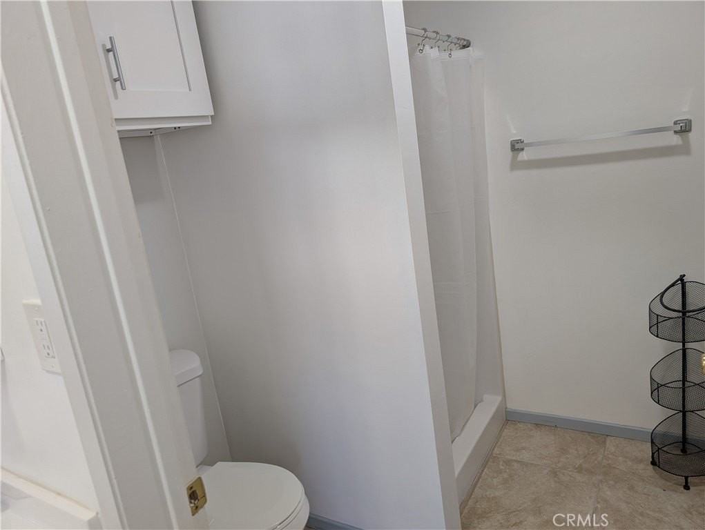 742 1/2 N Sparks St - Photo 5 of 7