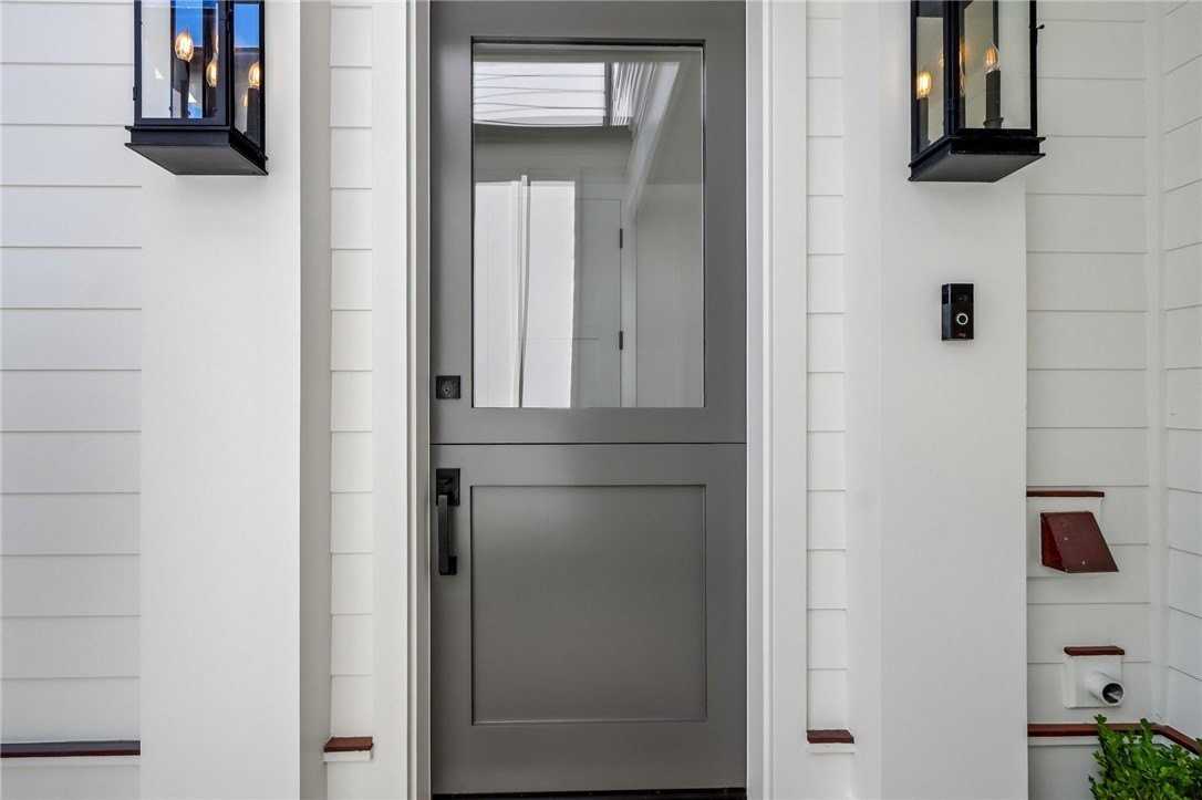 617 Narcissus Ave #5 - Photo 3 of 33