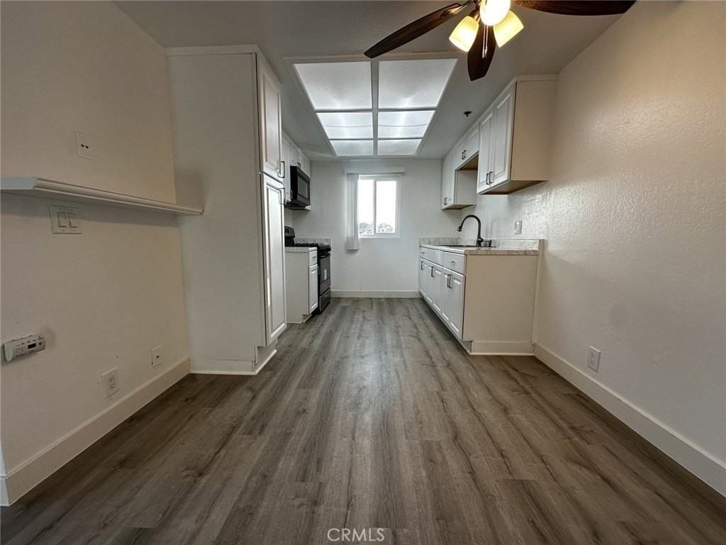 710 W Washington Ave - Photo 2 of 11