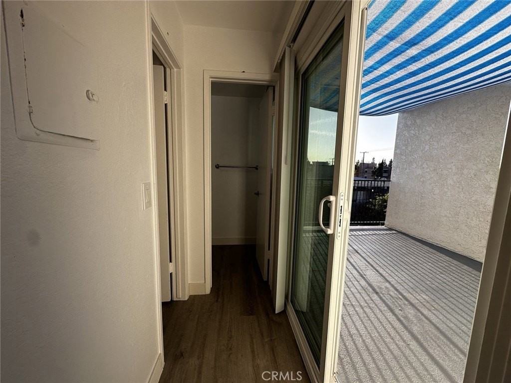 710 W Washington Ave - Photo 7 of 11
