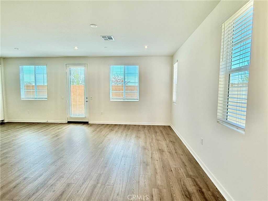 16053 Montenegro Ln - Photo 2 of 18
