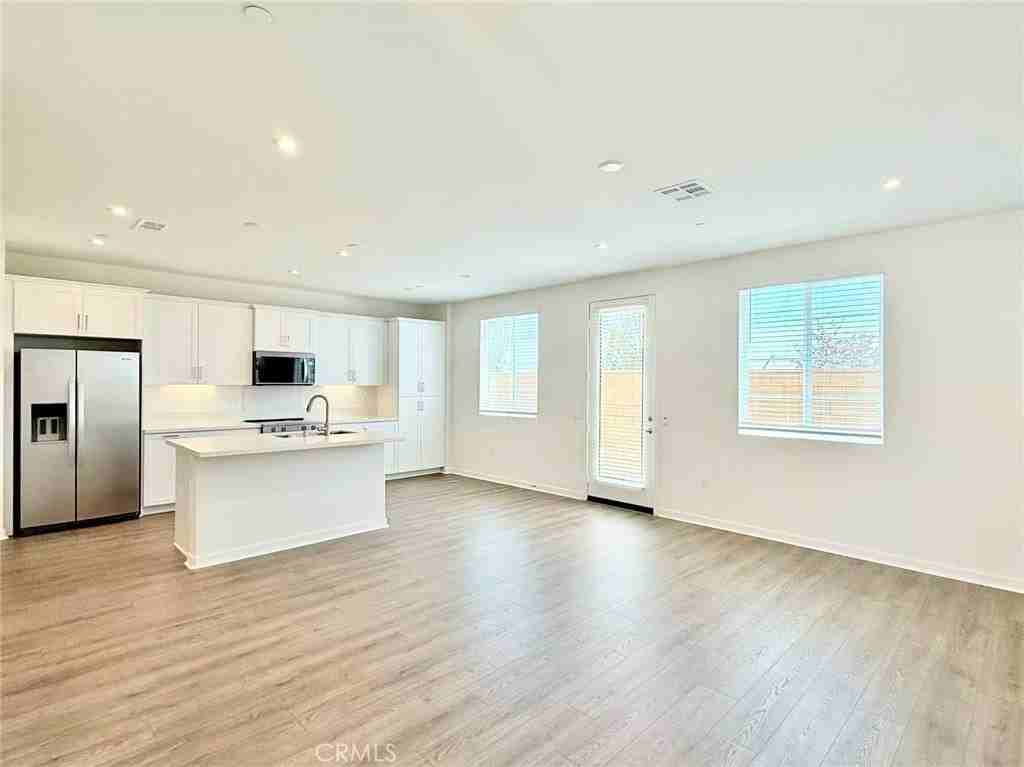 16053 Montenegro Ln - Photo 3 of 18