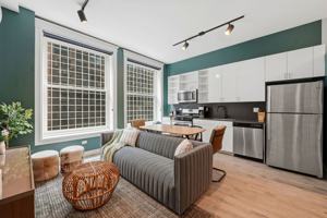 featured image of 417 S Dearborn St
