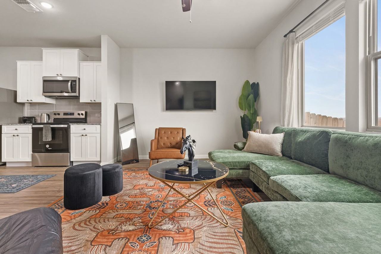 101 Emilie Way Unit B #1526891P - Photo 5 of 50