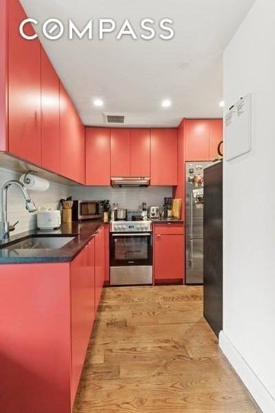 954 Bergen St #4F - Photo 3 of 11