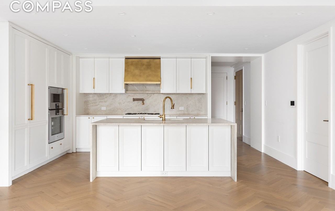2505 Broadway #6A - Photo 2 of 16