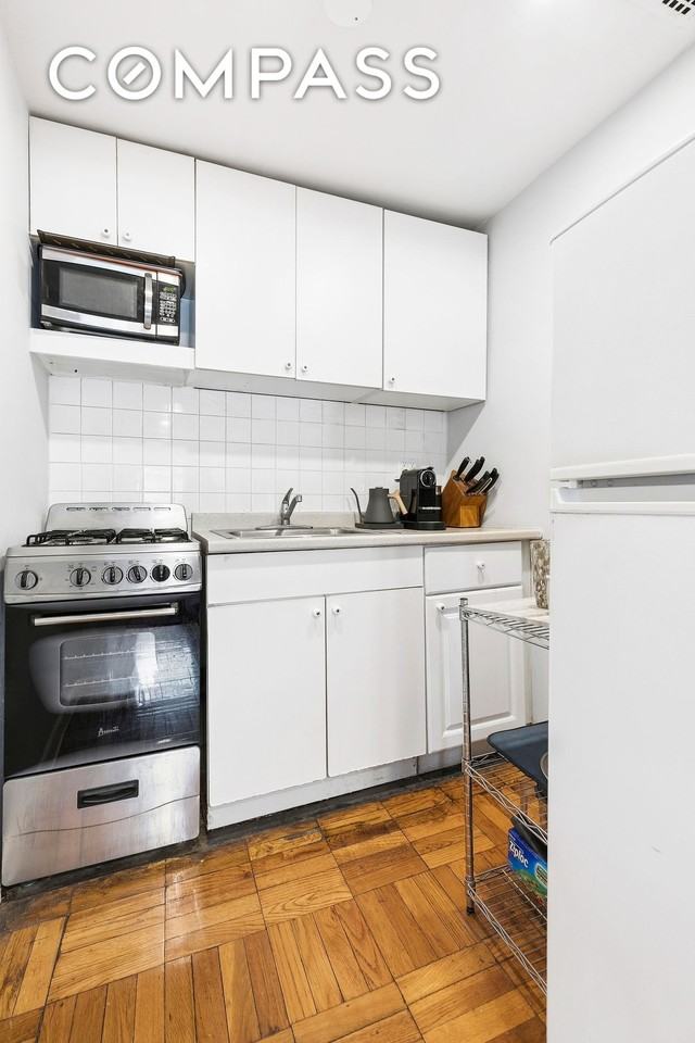 26 W 10th St #5B - Photo 4 of 6
