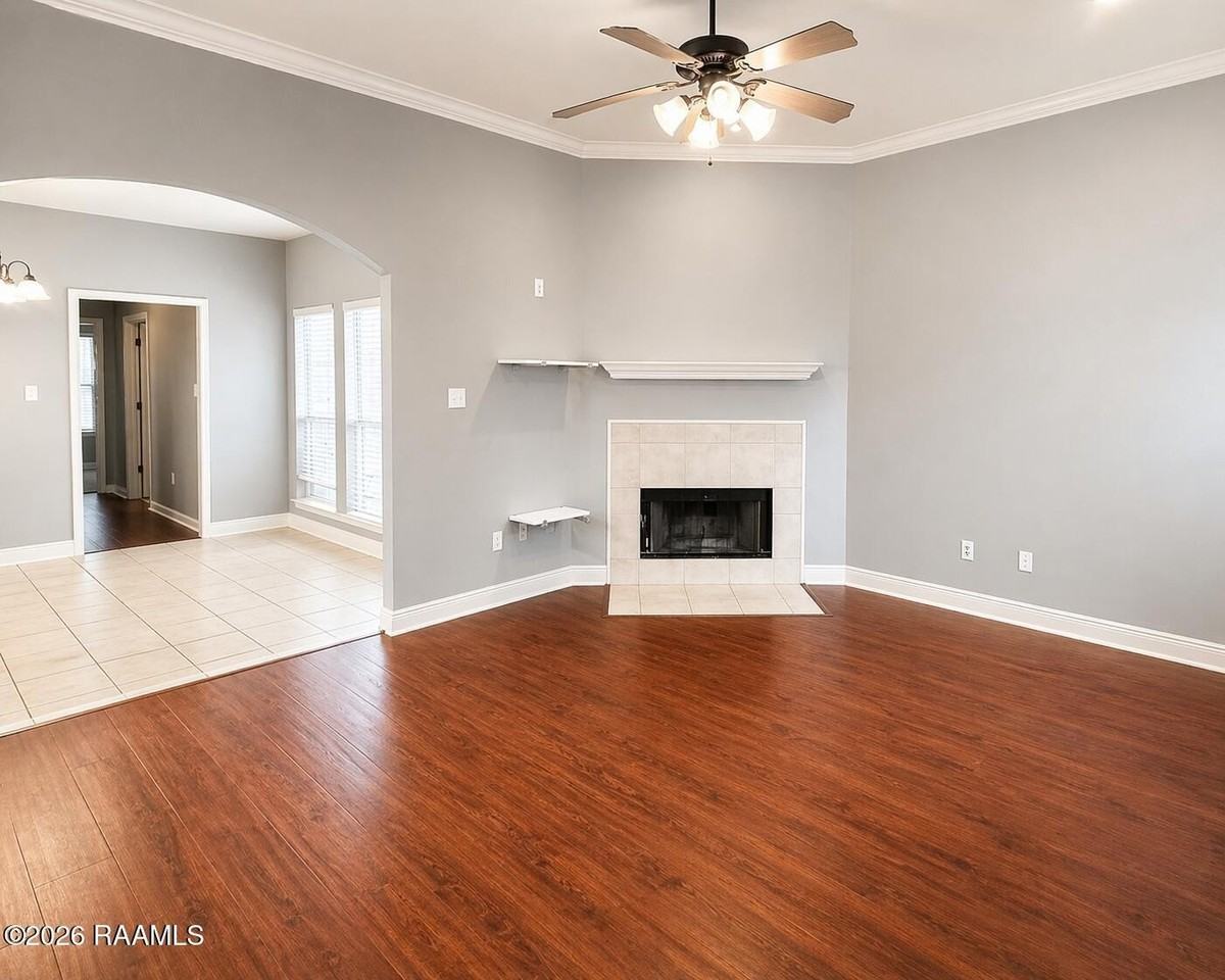 9455 Pecan Tree Dr - Photo 2 of 11