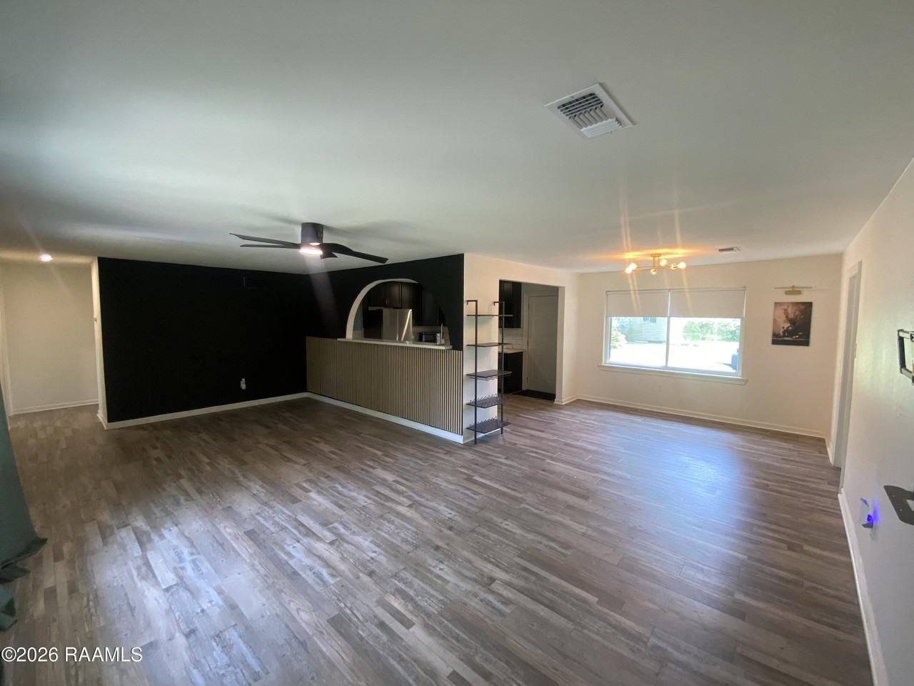 9922 N Parkview Dr - Photo 3 of 26