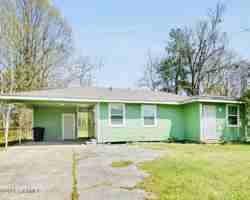 featured image of 715 Central Rd