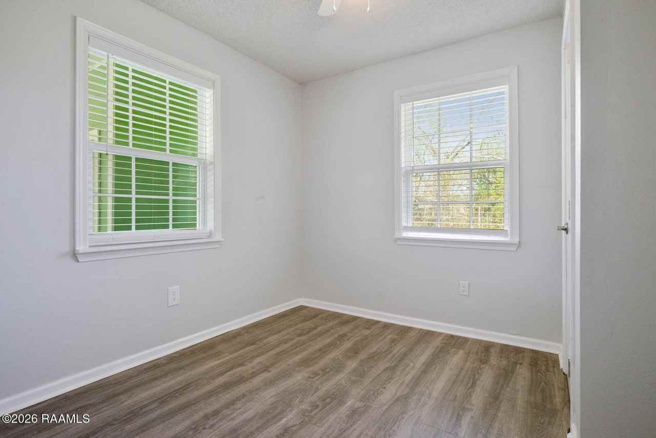 715 Central Rd - Photo 6 of 8
