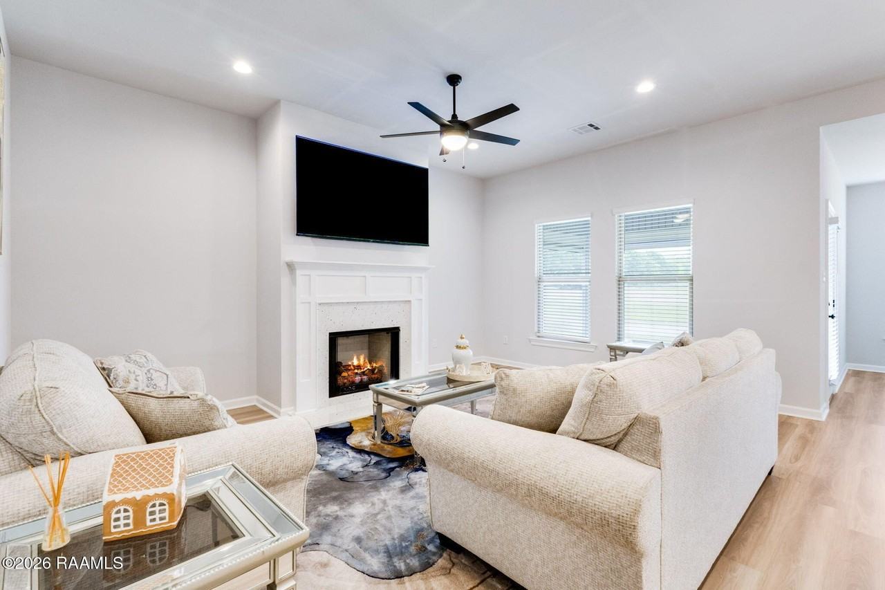 207 Peppercorn Way - Photo 6 of 23