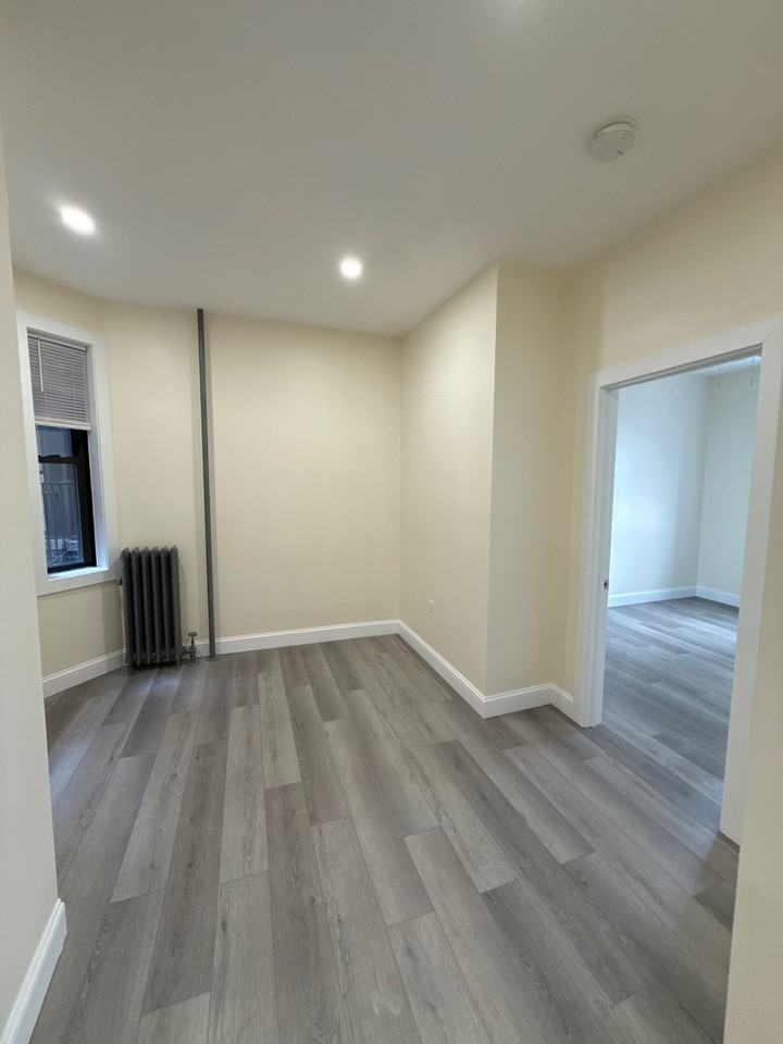 Burbank St #9 - Photo 2 of 7