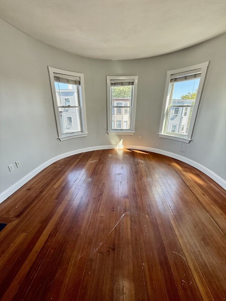 1085 Dorchester Ave #2 - Photo 2 of 13