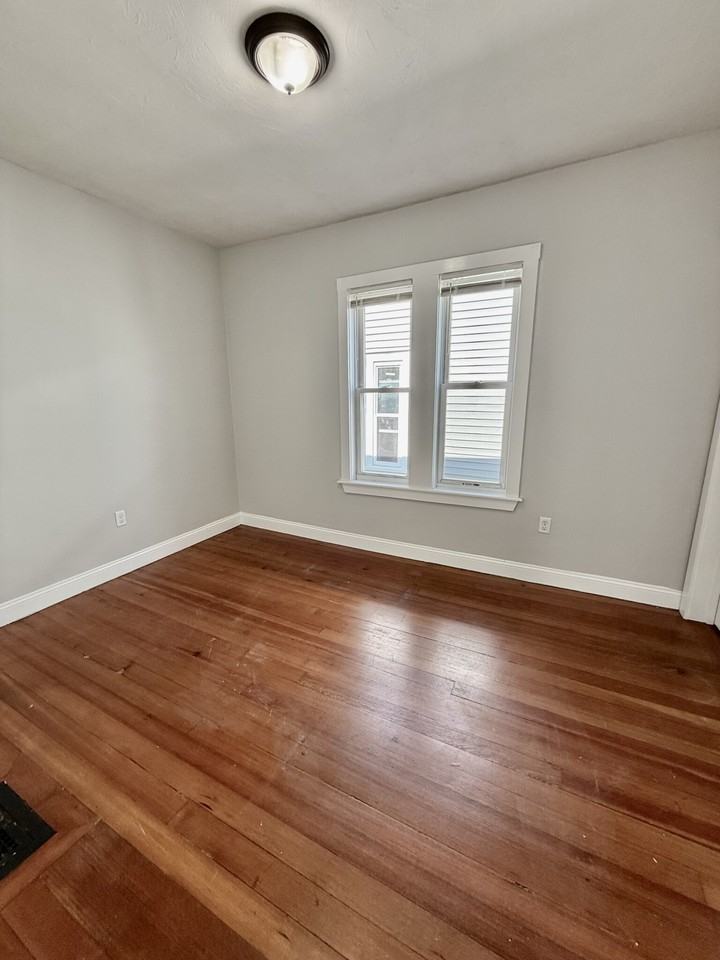 1085 Dorchester Ave #2 - Photo 4 of 13