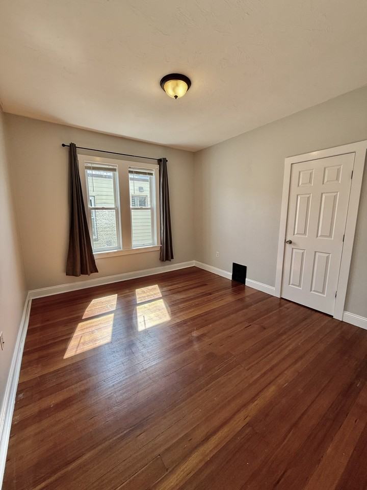 1085 Dorchester Ave #2 - Photo 6 of 13