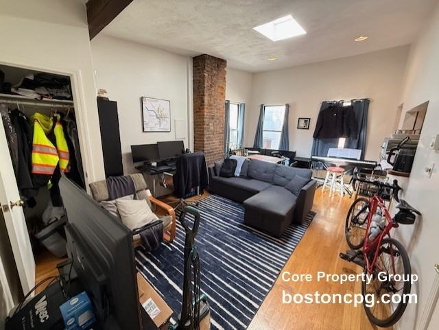 17 Greenough Ln #4 - Photo 2 of 8