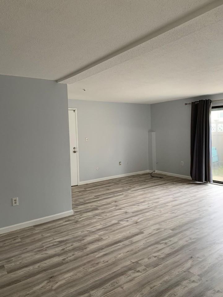 25 Village Rock Ln #1 - Photo 5 of 11