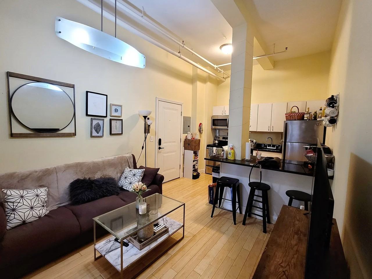 37 Temple Pl #404 - Photo 3 of 18