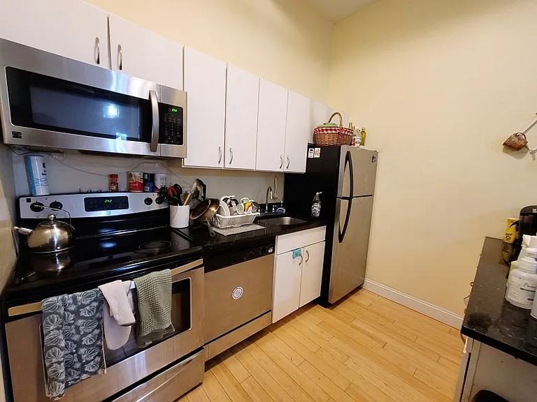 37 Temple Pl #404 - Photo 6 of 18