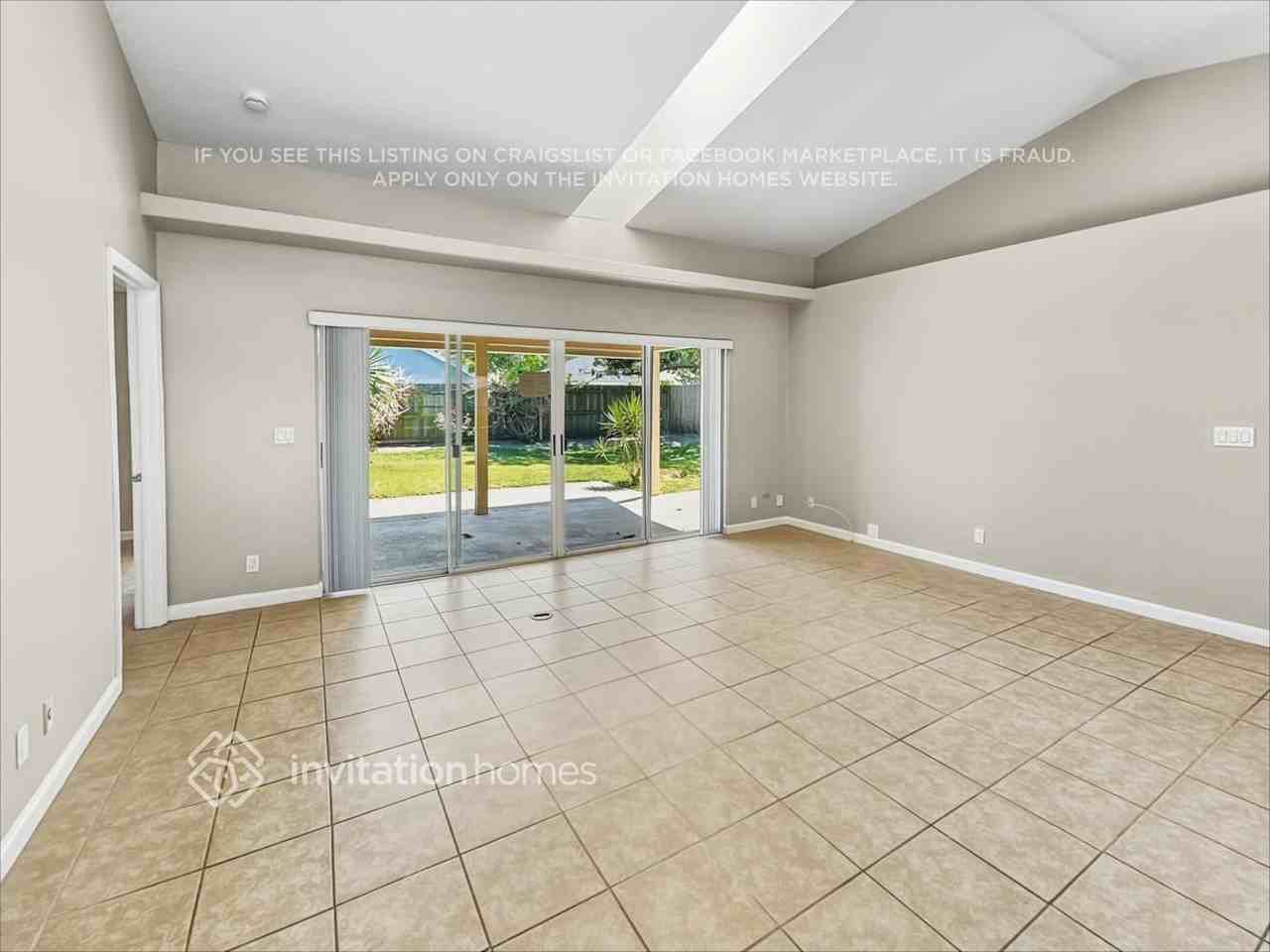 6424 Barbara St - Photo 4 of 19