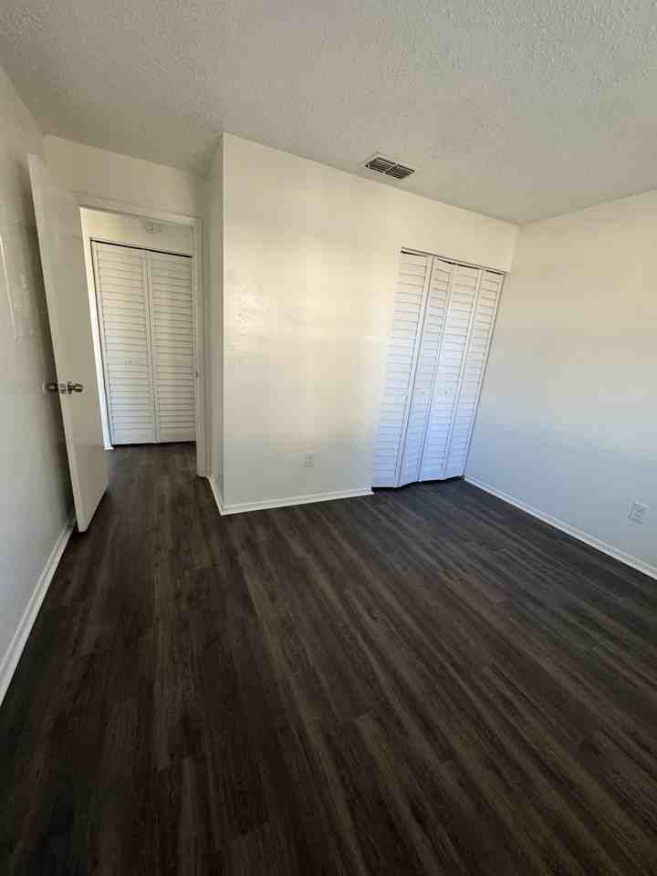 8547 Channelview Cir - Photo 6 of 7