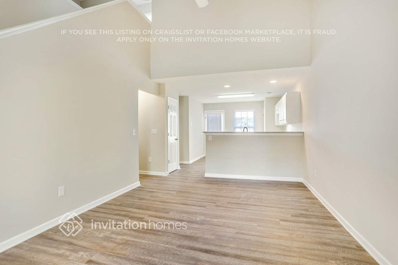 433 Kara Ln - Photo 3 of 21