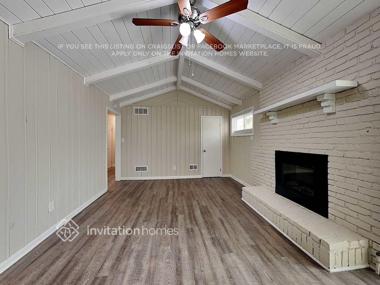 4389 Midway Rd - Photo 7 of 26