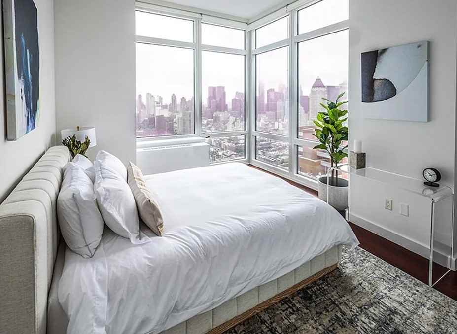 622 W 42nd St #N37H - Photo 5 of 13