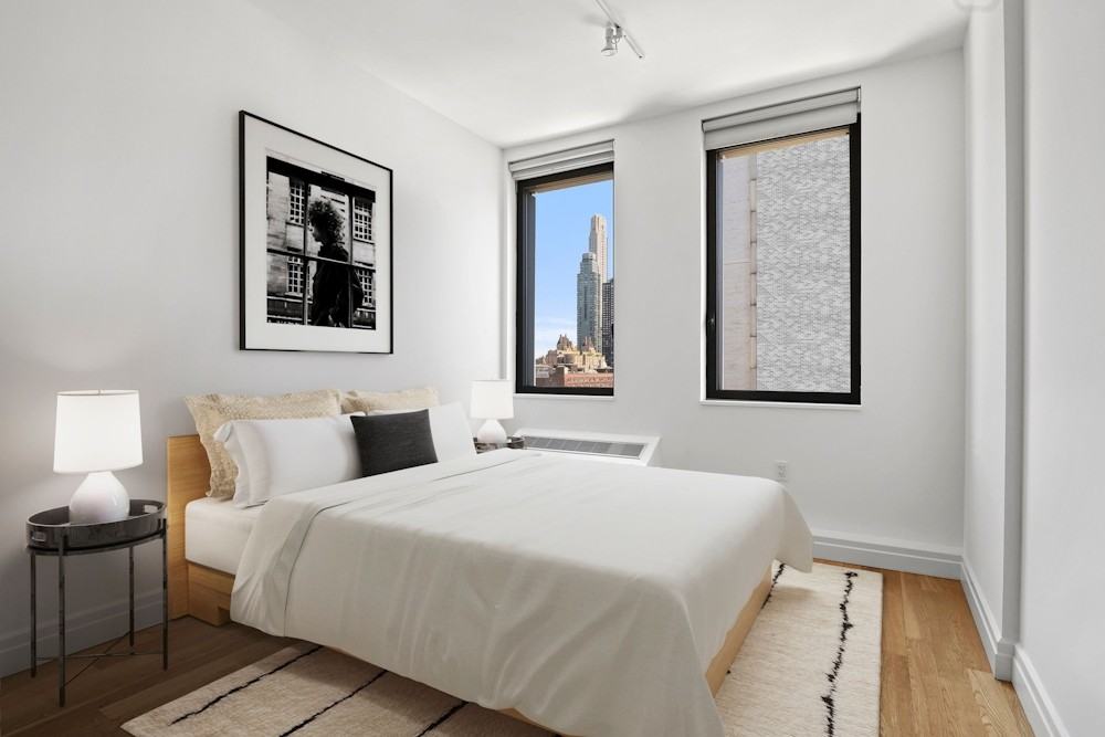 553 W 53rd St #1805 - Photo 3 of 18