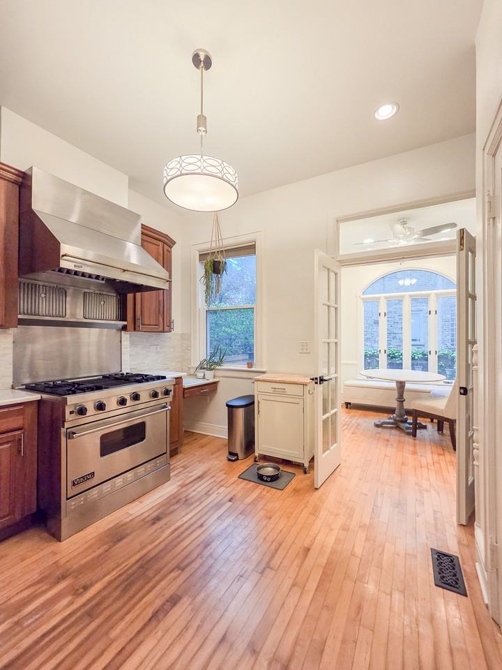 2505 N Racine Ave #1 - Photo 2 of 28