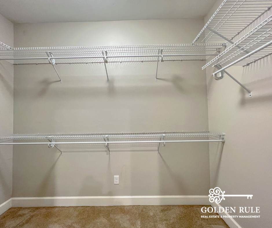 25726 Southwestavenue - Photo 7 of 12