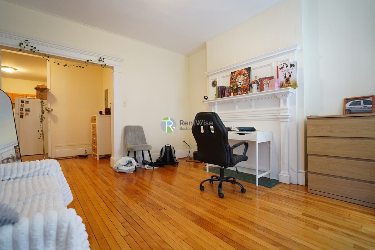 20 Royce Rd #8 - Photo 3 of 19