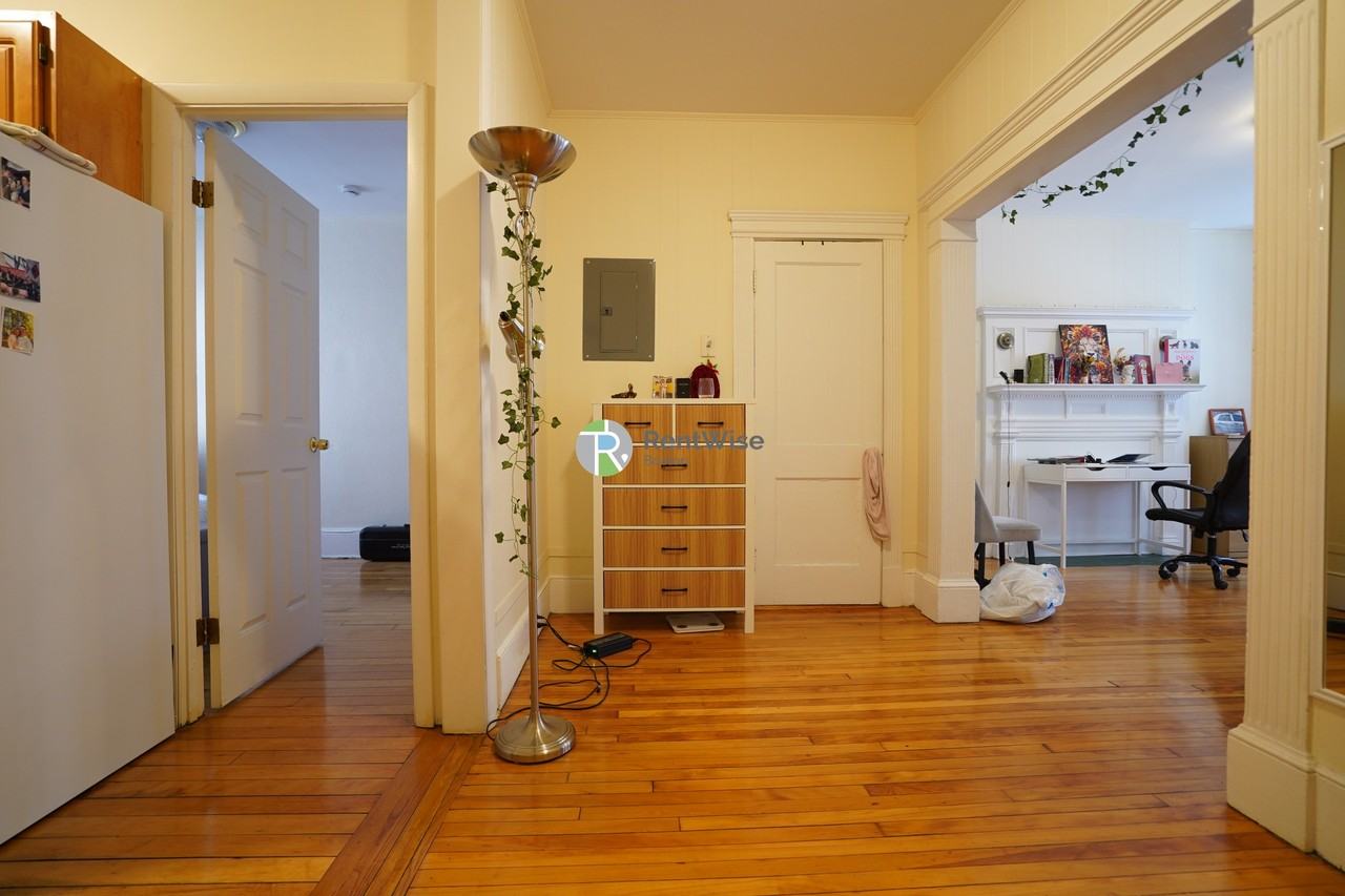 20 Royce Rd #8 - Photo 5 of 19