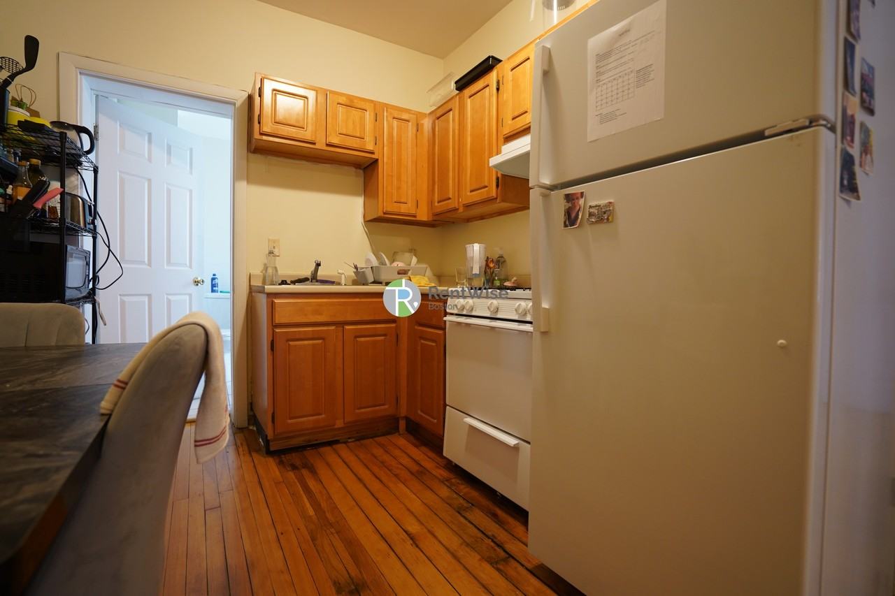 20 Royce Rd #8 - Photo 6 of 19